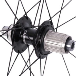 Shimano GRX WH-RX880-TL Wielset - 28" | Carbon | Clincher/Tubeless | Centerlock - 12x100mm | 12x142mm - HG L2 -Shimano shimano grx wh rx880 wheelset 28 xxx centerlock6 1547990